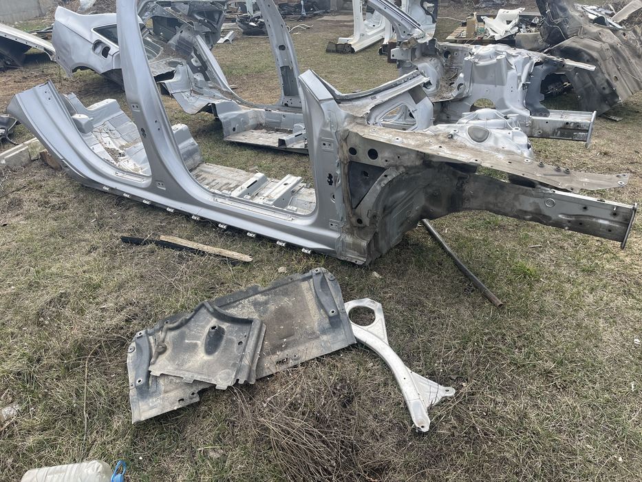 Audi A6C7 четверть порог