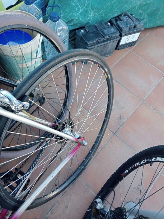 Bicicletas para reparação ou peças