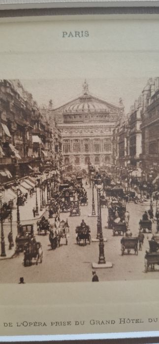 Дві антикварніі картини з видами старого Парижа.