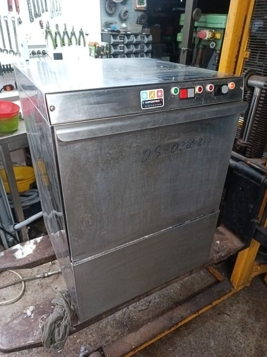 Máquina de lavar pratos cesto 500