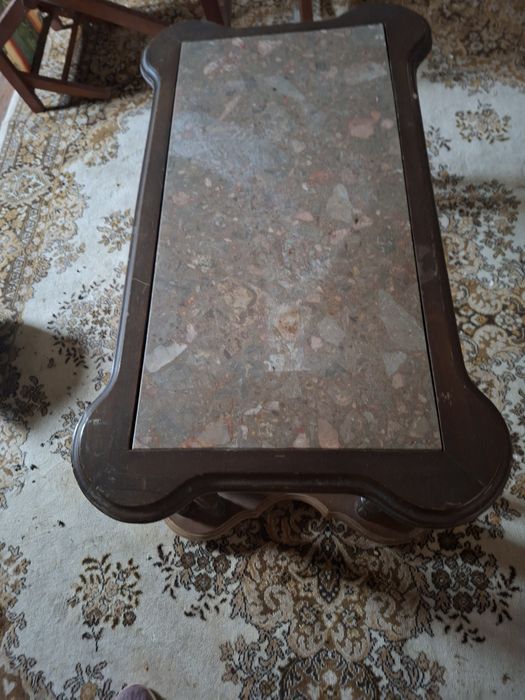Uma mesa de Sala. Muito Barata