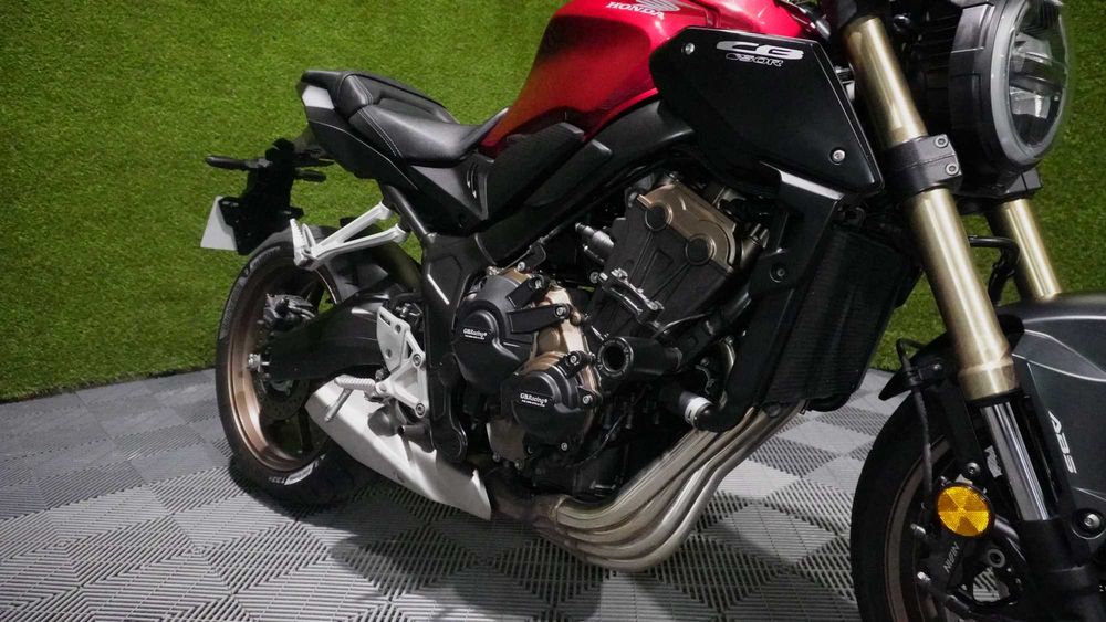 CB650R 2022 10.000 Kms! AKRAPOVIČ