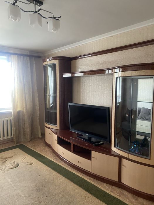 Продам стінку для вітальні