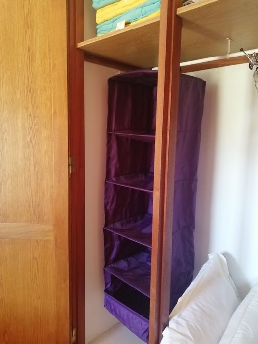Organizador de roupa vertical Roxo marca Ikea em ótimo estado