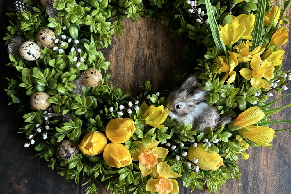 Wianek wiosenny stroik na drzwi ścianę stół