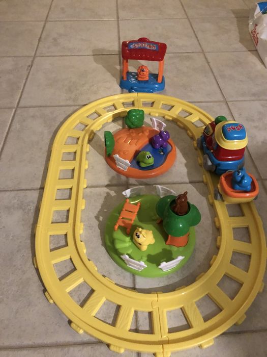 Pista de comboio brinquedo criança didáctica com musica e luzes chicco