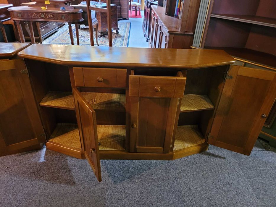 Solid Wood Console Table – Brand New Condition64584265654913123