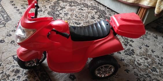 Samochód na akumulator RACER+ Motor gratis