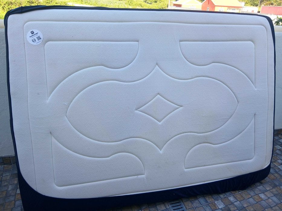 Colchão 140x200 em excelente estado