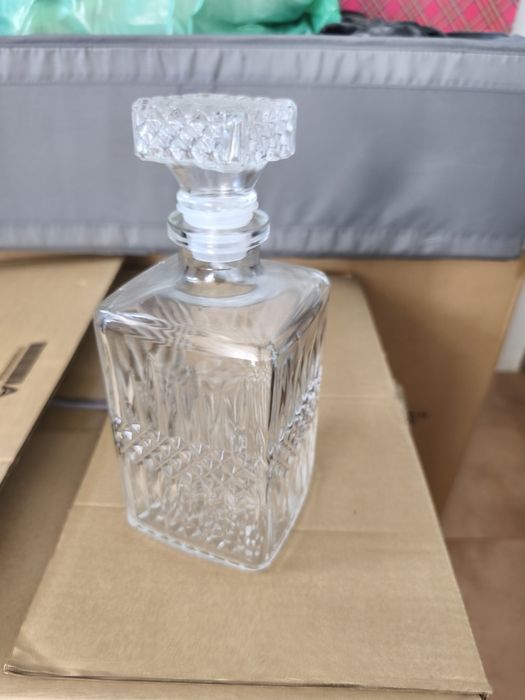 Garrafas de whisky dois modelos64741326715523126