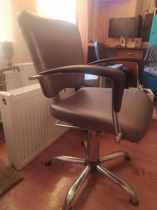 Перукарське крісло