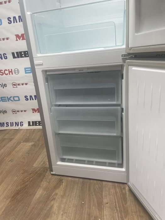 Холодильник Liebherr CNPel 4813