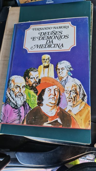 Livros antigos  de vários temas