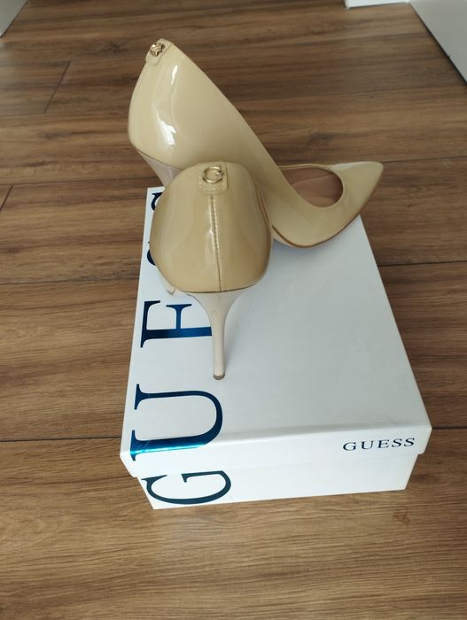 Sapatos Stiletto Guess