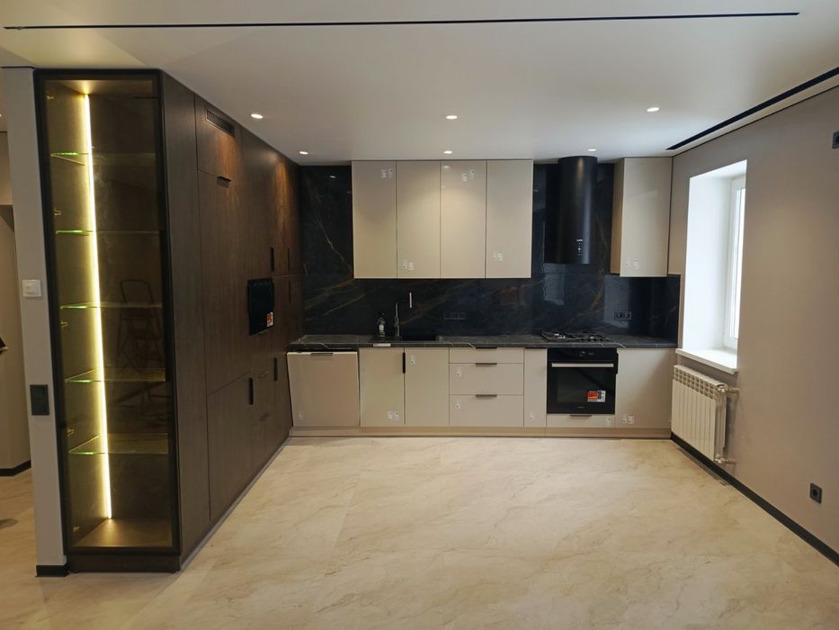 3 кім.квартира з Новим ремонтом Укомплектованою кухнею Панчішна ф-ка