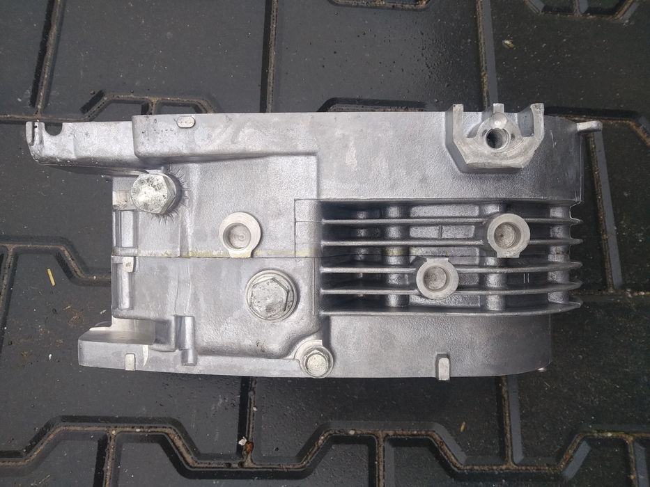 Kartery blok silnika etz 150 cześć z silnika