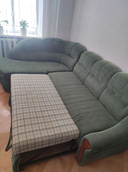 Продам кутовий розкладний диван б/у
