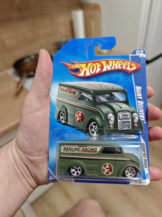 Hot wheels dairy delivery modified rides '09 2/10 rocznik 2008