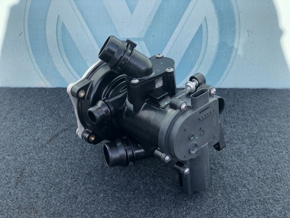 Помпа термостат VW Tiguan Passat 2.0 TSI 06L121111H