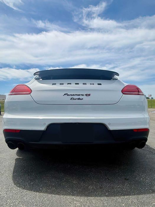 Porsche Panamera 4S      2015
