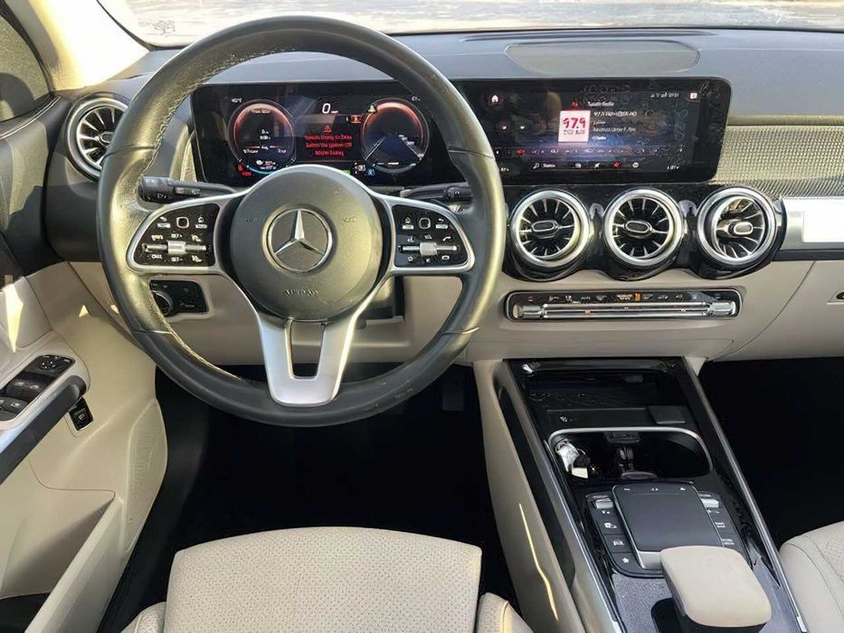 Mercedes-Benz EQB 300 4MATIC      2022