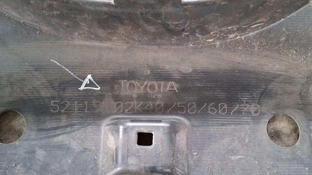 Para-choques frente Toyota Auris II Facelift 2015-2018