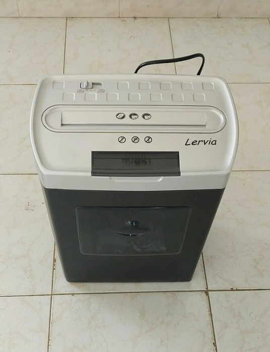 Máquina de Triturar Papel em Perfeito Estado de Funcionamento