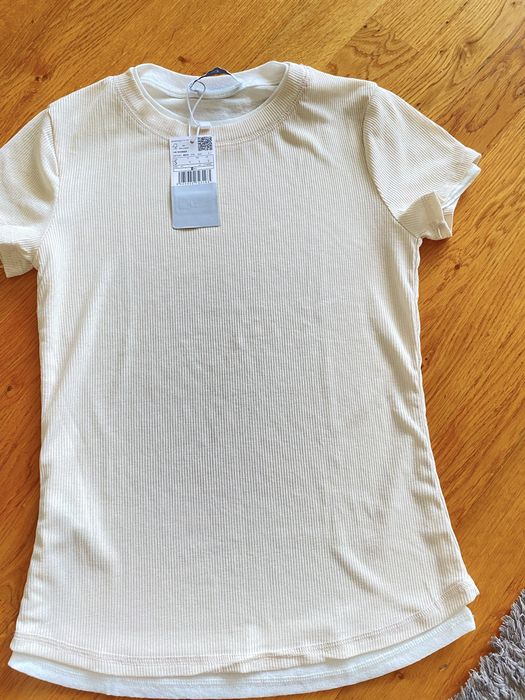 Женская футболка Mango