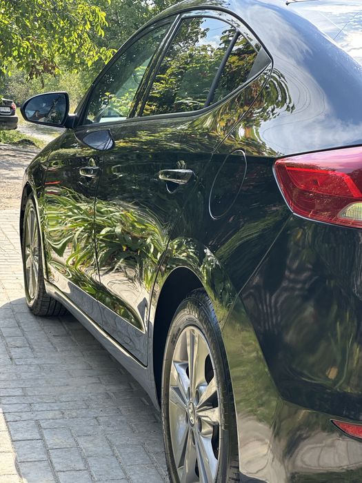 Hyundai Elantra 2017 2.0 бензин Автомат