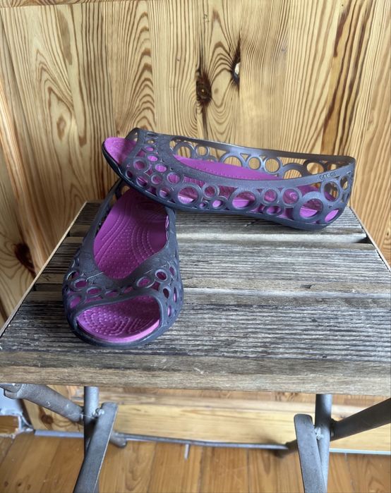 Sprzedam balerinki firmy Crocs model Adrina Flat rozmiar W7 37-38 zmierzone 23.5-24.0 cm