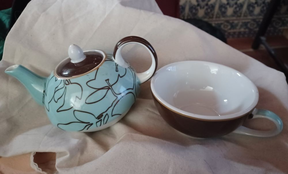 Conjunto bule com chávena