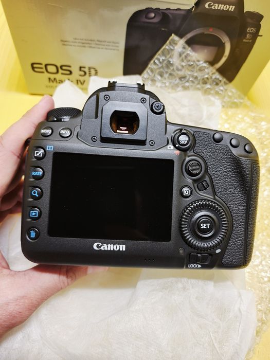 Фотоаппарат Canon EOS 5D Mark IV WG Body Новый