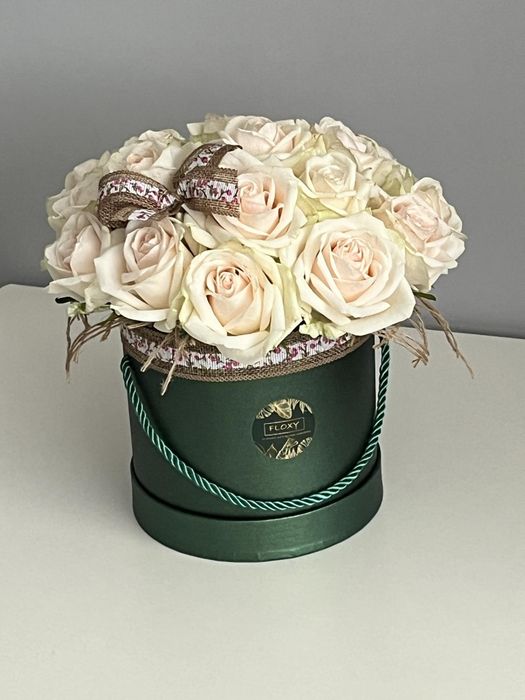 Flower box - żywe kwiaty. Box na zamówienie