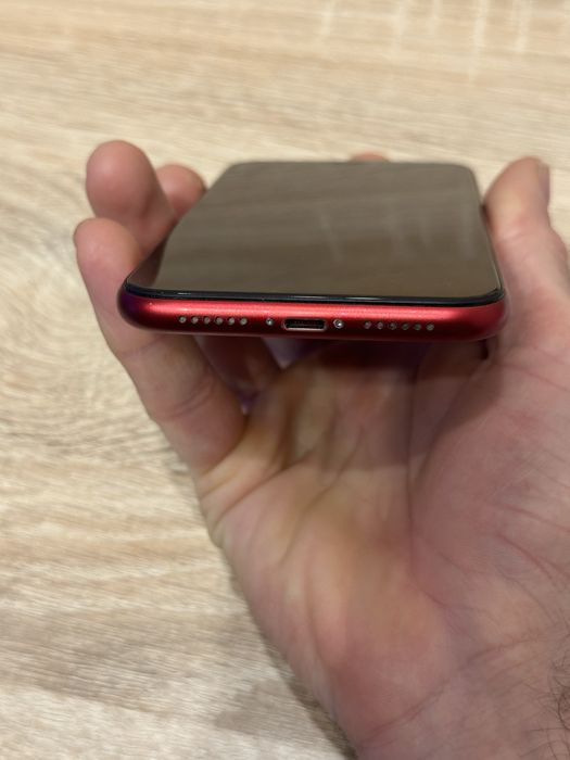 Iphone XR product RED stan idealny Bateria 100% Pełen zestaw