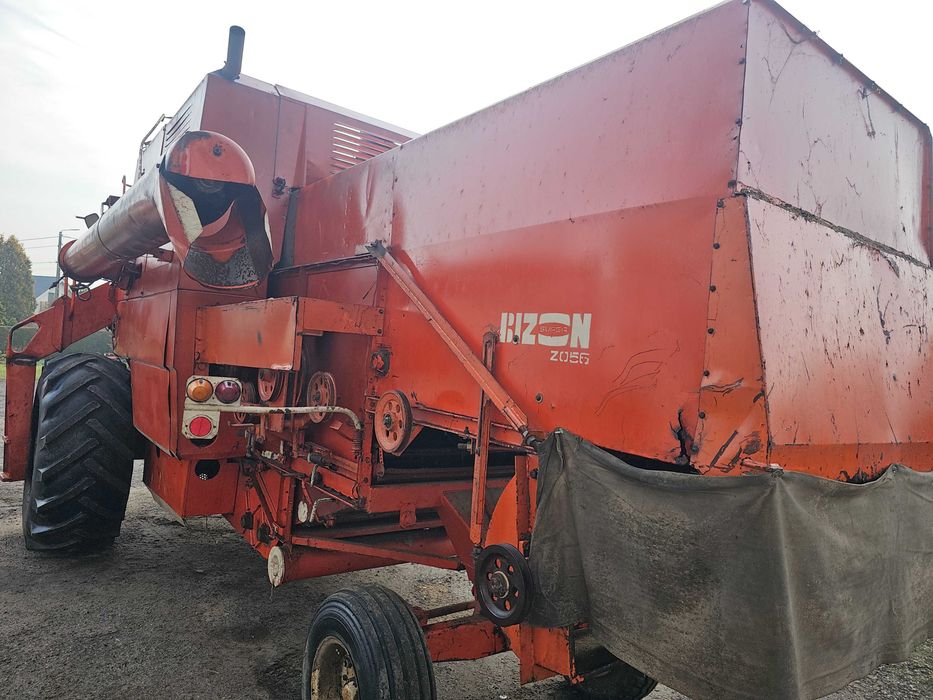 Kombajn zbożowy BIZON Z056 sieczkarnia silnik heder koła skrzynia