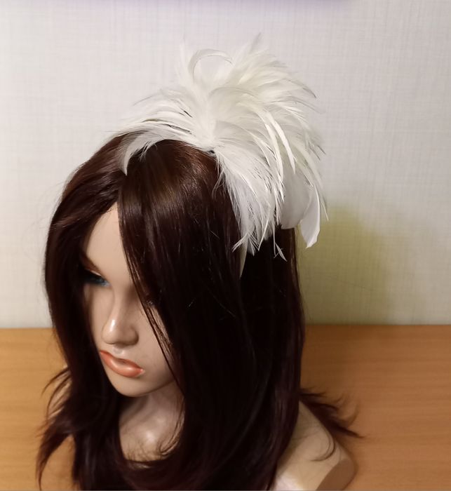 Обруч ободок с перьями