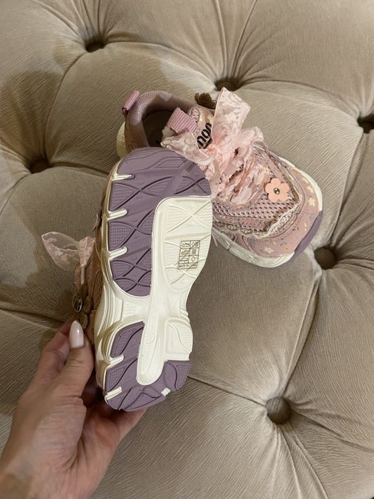 Нові кросівки на дівчинку 25,5 - 26 розмір