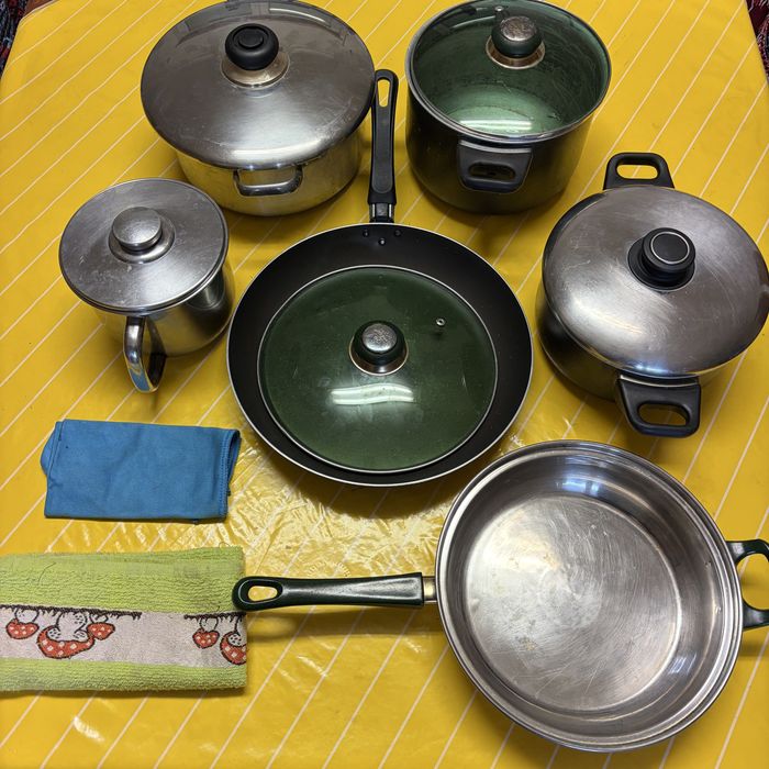 Panelas Talheres itens de cozinha