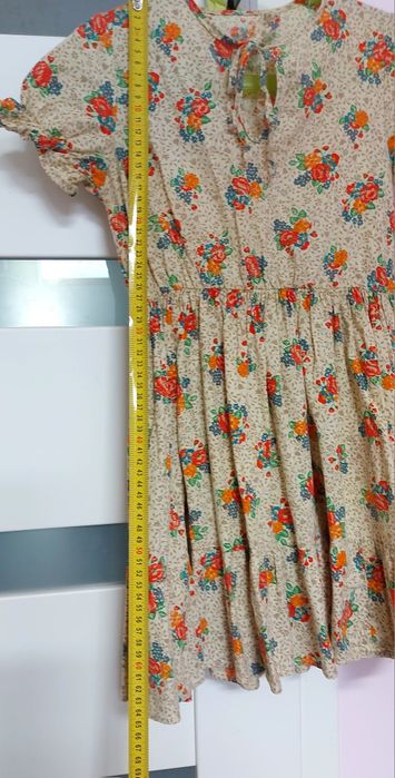 Zwiewna sukieneczka w kwiatki Boho rozmiar 122