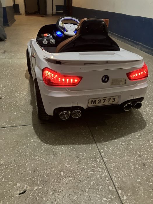 Дитяче електро авто BMW