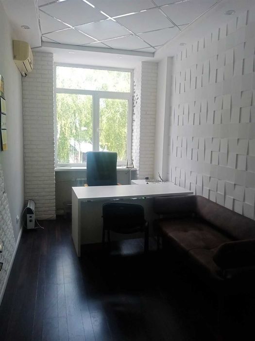 Здаються в оренду офісні кабінети р-н кр. ринку