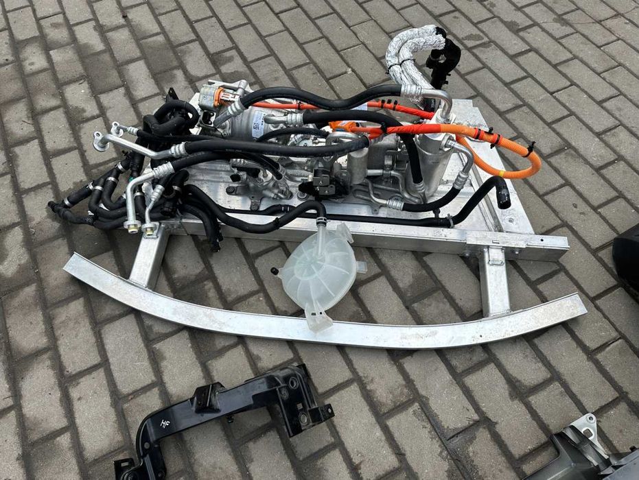 Бампер фара крыло капот комплект Polestar SUV Розборка полестар