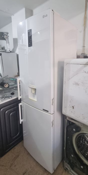 Frigorífico LG todo bom com dispenser de água