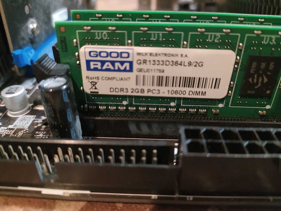 Płyta główna MS-7592, RAM 4GB, PENTIUM 3,00 GHz, grafika MSI 2GB.