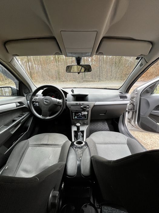 Opel Astra H 1.6 BENZYNA