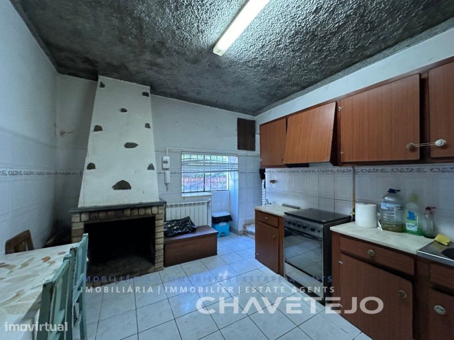 Casa de campo com anexos em zona tranquila a 10 km de Tomar.