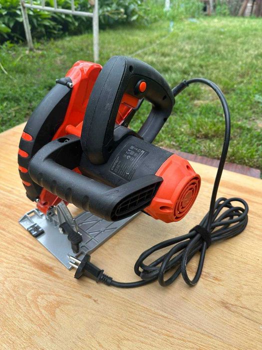 Циркулярная (дисковая) пила Dnipro-M CS-210