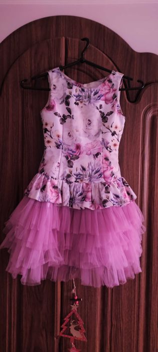 Продам плаття на дівчинку