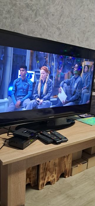 Продам телевізор самсунг лед 40д