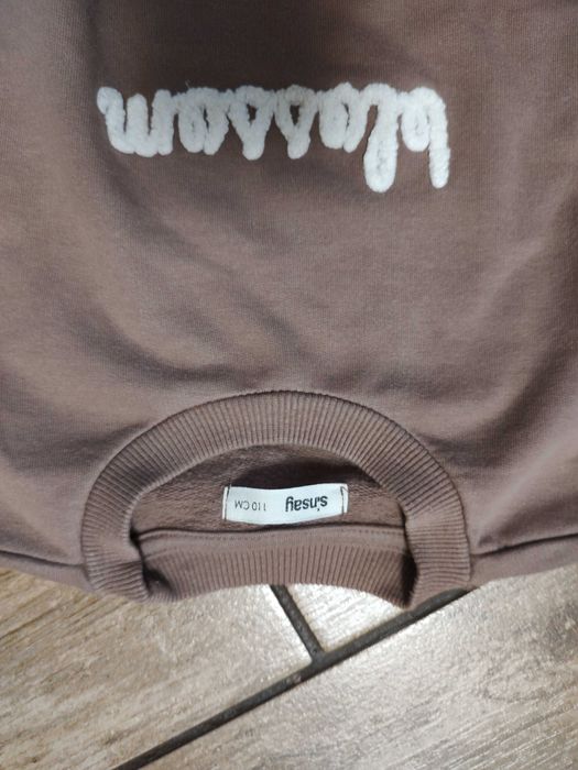 Śliczna brązowa bluza